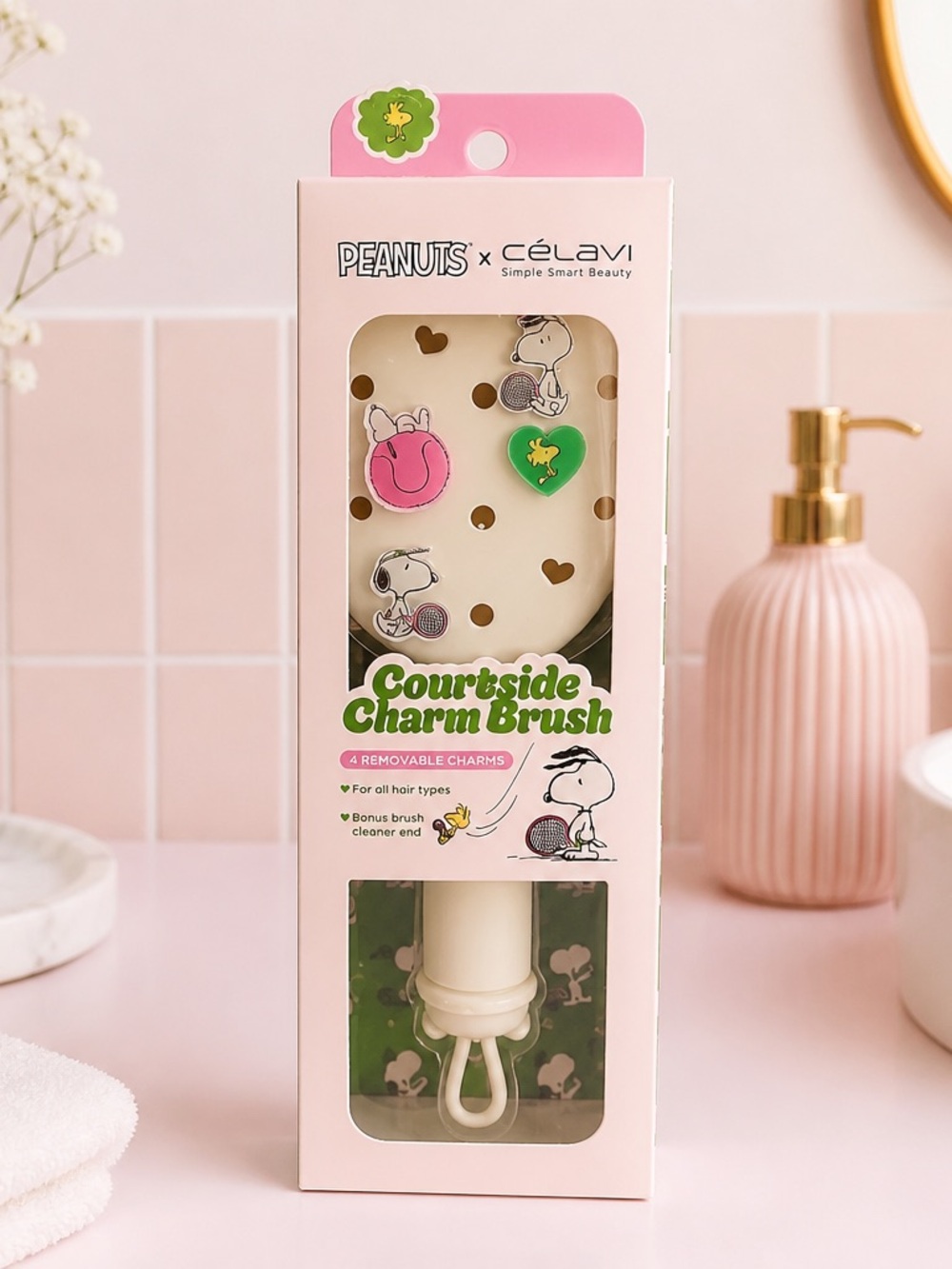 Peanuts x Célavi Snoopy Courtside Charm Hair Brush